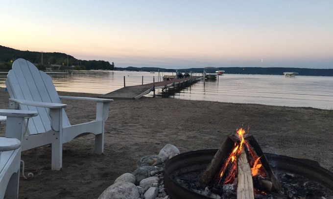 Glen Arbor Cottage | Beautiful Cottage With Sandy Beach Located On Big Glen Lake's South Side