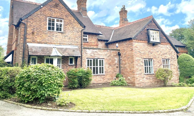 Nantwich House | Beautiful Country House in Cheshire for up to 10 Guests