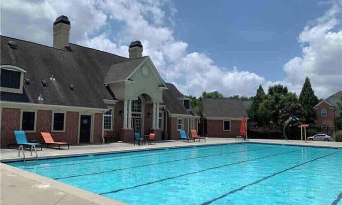 Atlanta House | Beautiful Cozy 3-Bedroom Townhome Retreat