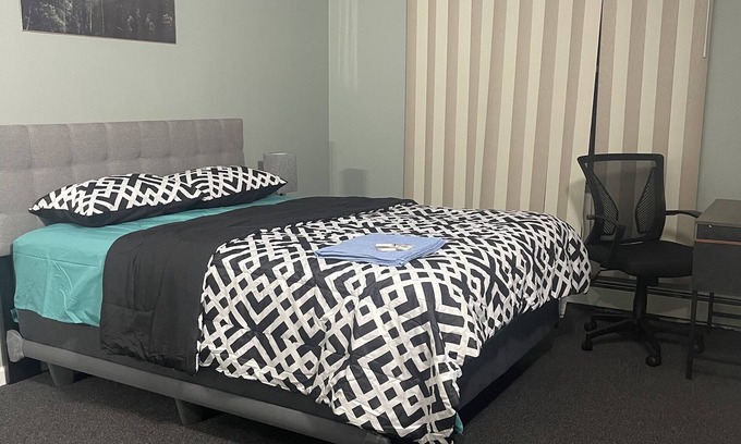Queens House | Beautiful cozy home near JFK & LGA