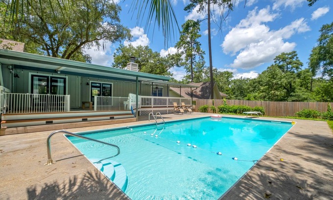 Tallahassee House | Beautiful Cozy Pool Oasis, 3/2 Heated Pool Home, Fenced, Pet Friendly, King Bed