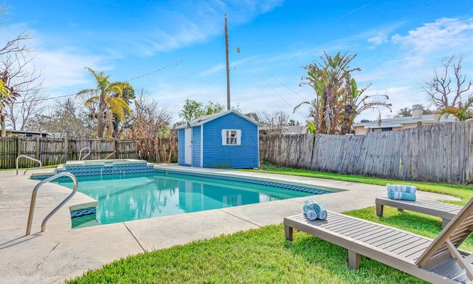 South Daytona House | Beautiful Daytona Beach home with pool- 10 min from the beach