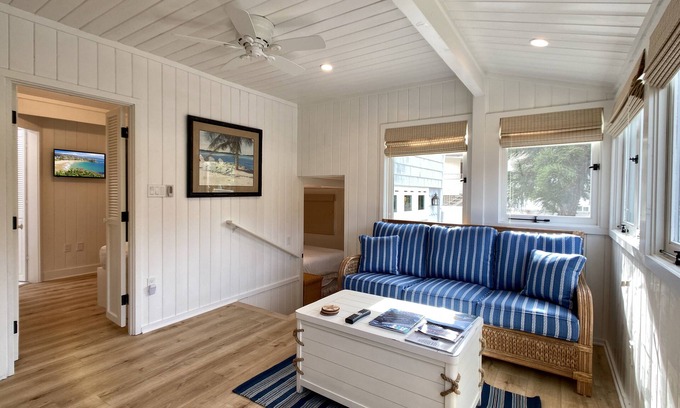 Laguna Beach House | BEAUTIFUL DESIGNER COTTAGE IN GREAT LOCATION! 2 MIN WALK TO BEAUTIFUL BEACHES!