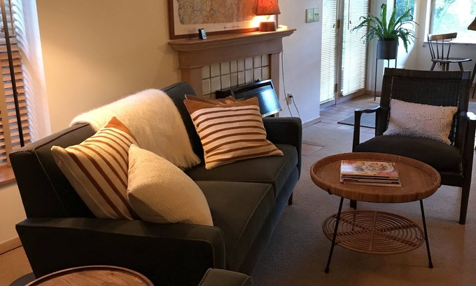 Portland Heights Apartment | Beautiful Downtown Studio Perfect to Disconnect