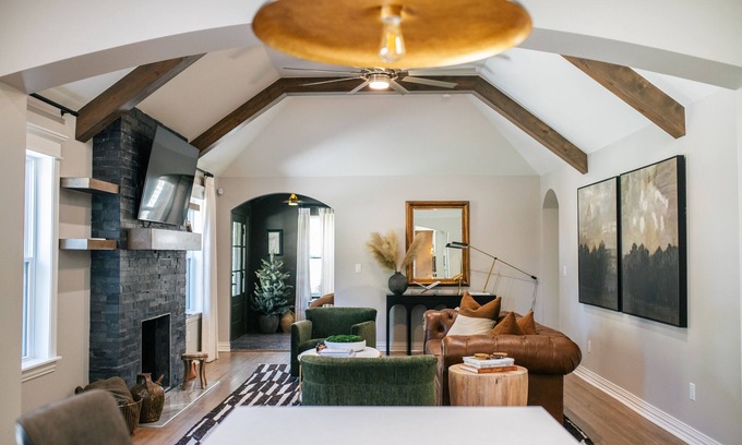 Yorktown House | Beautiful, Elegant, Unique, Modern! By Gathering Place, Discovery Lab, & Expo!