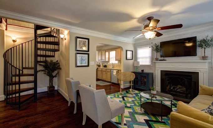 Charlotte House | Beautiful Elizabeth Bungalow