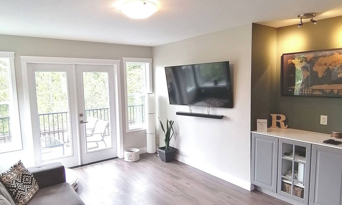 Shawnigan Lake House | Beautiful family 2-bedroom home in Shawnigan Lake!