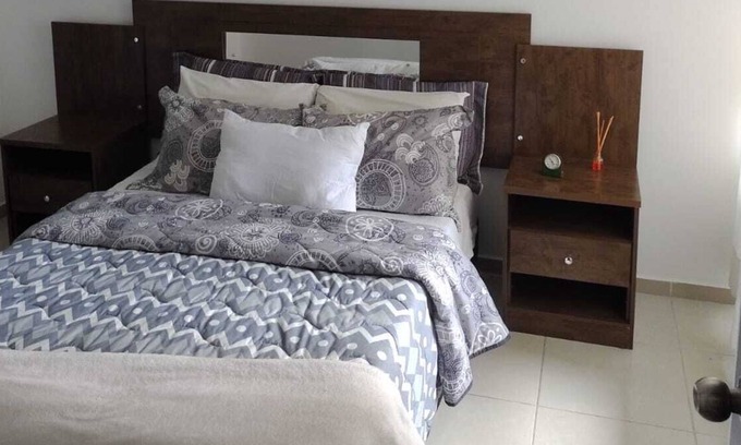 Ciudad Jardin Apartment | Beautiful Family Condo-Apartment with private parking