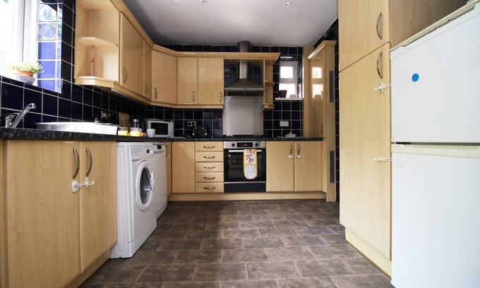Radyr and Morganstown House | Beautiful Family Home with Garden and Castle View