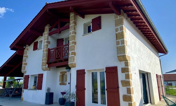 Bardos House | Beautiful Family Home near Bayonne, 3 BR, Sleeps 6, Pets Allowed