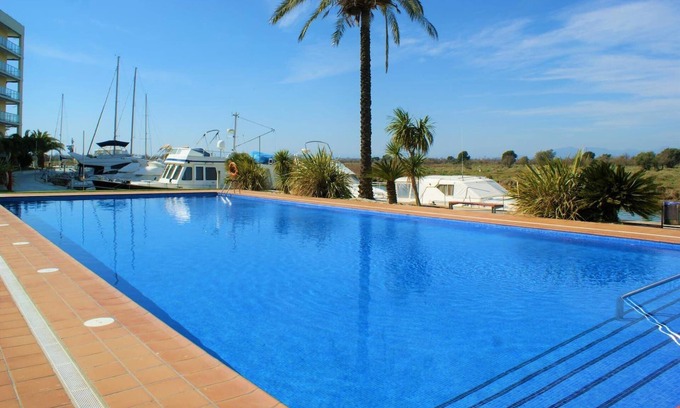 Santa Margarida Apartment | Beautiful flat in high standing complex AV-16