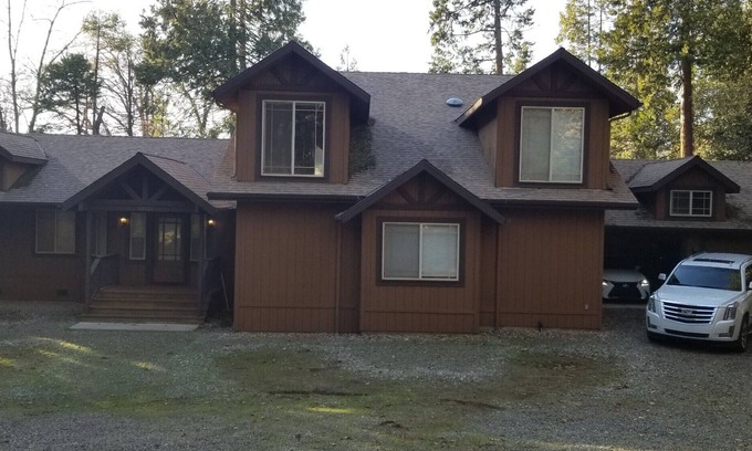 Cascadel Woods House | Beautiful forest getaway from city noise and traffic