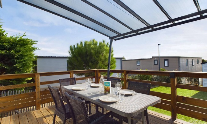 Bretignolles-sur-Mer Ski Chalet | Beautiful Chalet for 4 people - Heated pool access