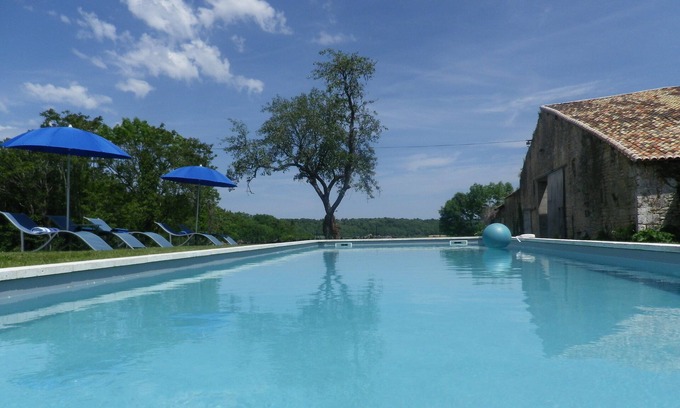 Sers House | Beautiful hillside manor / chateau with private heated pool