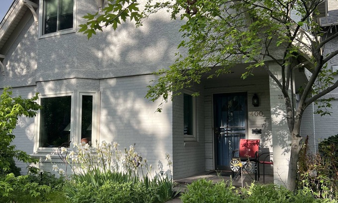 Hale House | Beautiful Hilltop Home! Conveniently located near Cherry Creek. Family Friendly!