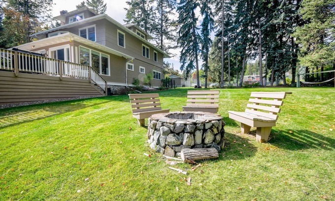 Lakeside House | Beautiful Historic Home on Flathead Lake