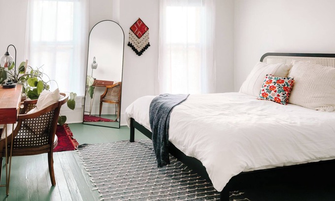 Dayton House | Beautiful Historic Home, Modern Interior, 2BR/1.5BA, King Bed, Walk Downtown