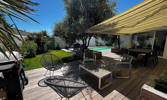 Sainte-Marie-de-Re House | Beautiful house with a pool just 50 meters from the beach.
