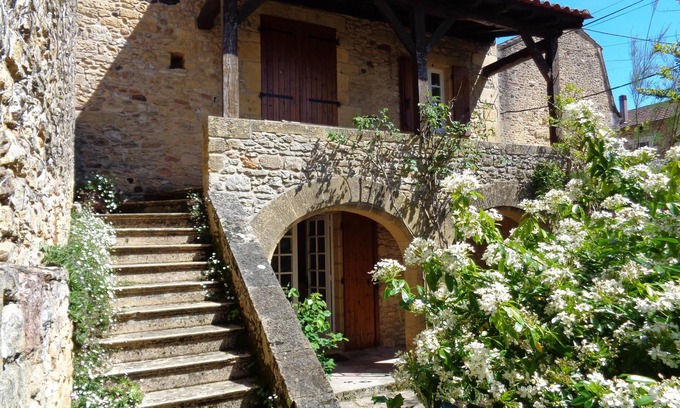 Siorac-en-Perigord House | beautiful house 18th cen time fans of old stones and history