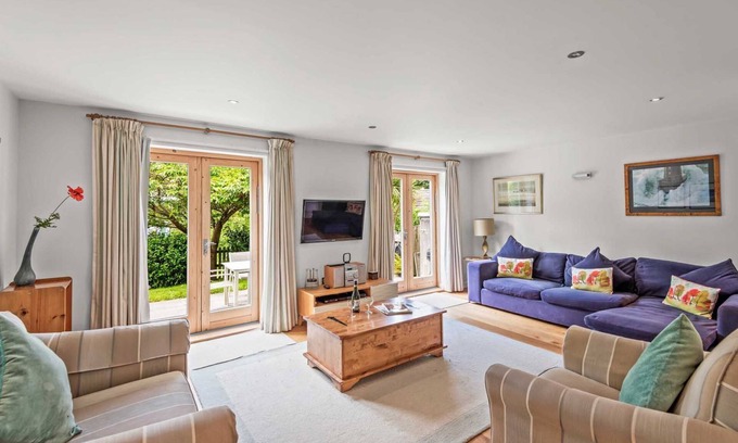 Talland House | Beautiful holiday home, just a walk away from Talland beach.