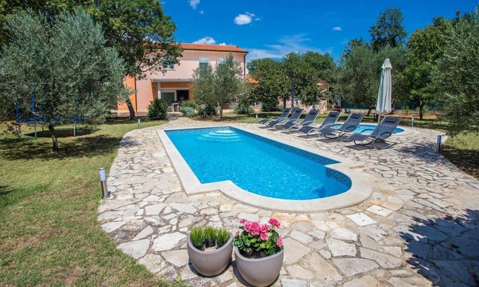 Pavicini Villa | Beautiful holiday house with a newly built swimming pool near Duga Uvala