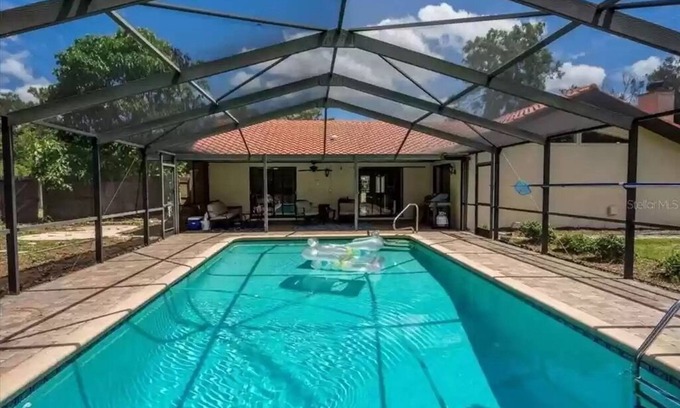 Wesley Chapel House | Beautiful Home Away from Home for your Vacation with Private Pool and Hot Tub