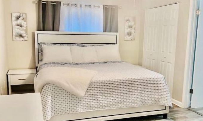 Malibu Groves House | Beautiful home close to Parks