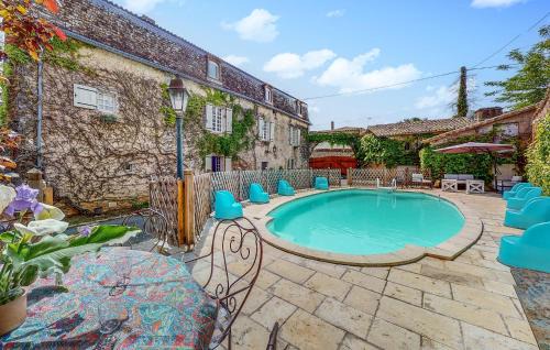 Couhe House | Beautiful Home In Couhe