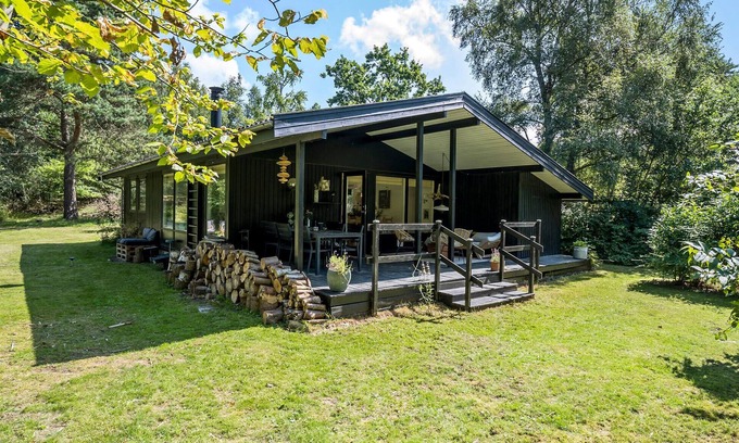 Hojby House | Beautiful home in Højby with WiFi