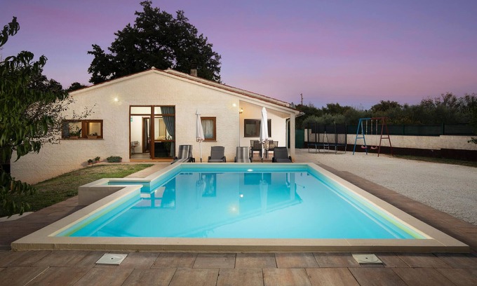 Divsici House | Beautiful home in Marcana with WiFi