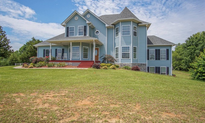 White Plains House | Beautiful home overlooking a pond!