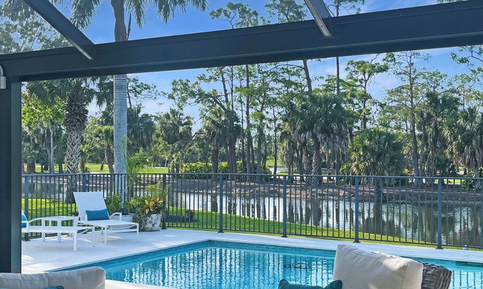 Naples House | Beautiful home with panoramic views on the 17th hole of prestigious Eagle Creek