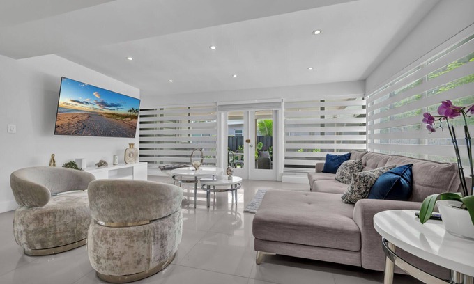 North Miami Beach House | Beautiful house in miami, pool and totally remodeled,