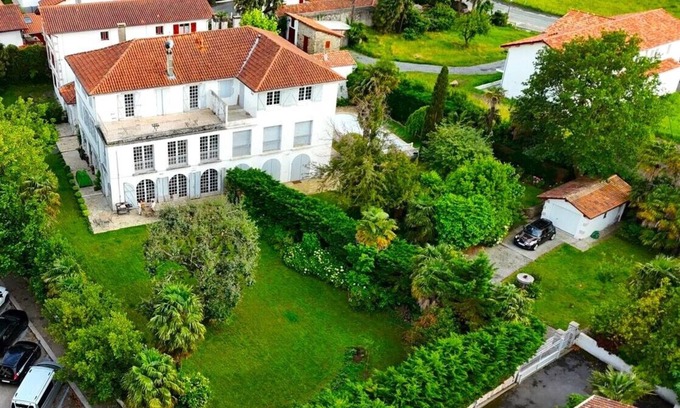 Ascain House | Beautiful House 16 pers in typical village, 14 min away from beach