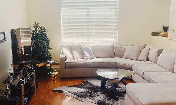 Spring Valley House | Beautiful house -3 bedrooms pool & jacuzzi!