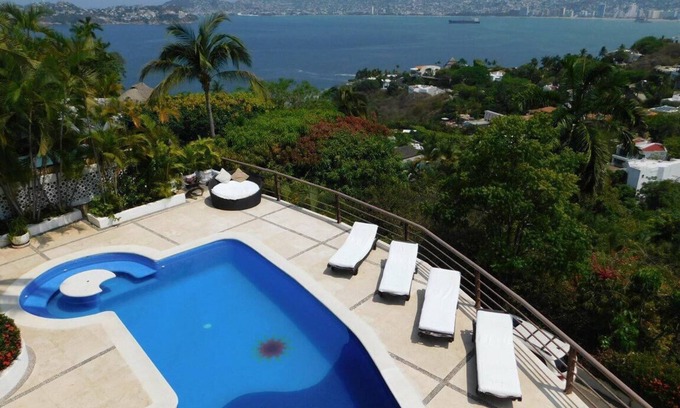 Las Brisas House | Beautiful house in Las Brisas with a double terrace and ocean view.