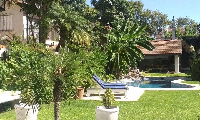 Olivos House | Beautiful house in Olivos near the River Plate with pool