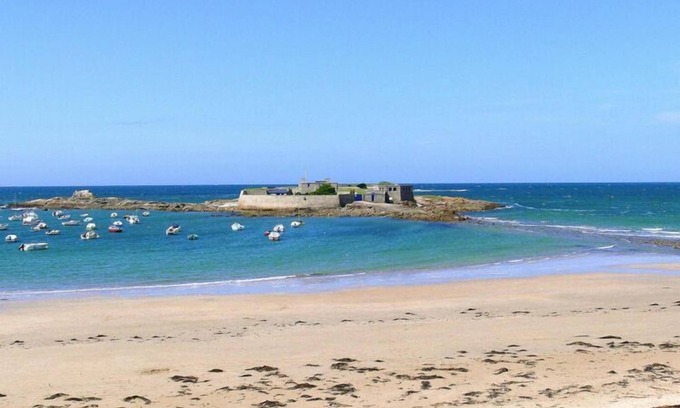 Ploemeur House | Beautiful house with heated pool, Ploemeur