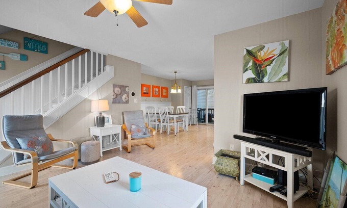 Sneads Ferry House | Beautiful Island Townhome with 4-decks and ocean views!