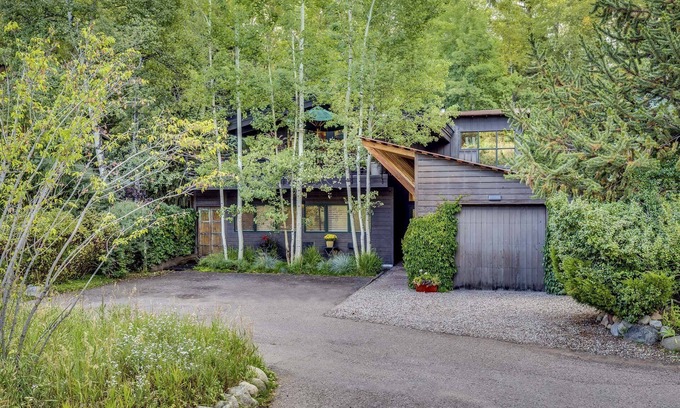 Aspen House | Beautiful in town river property in Aspen