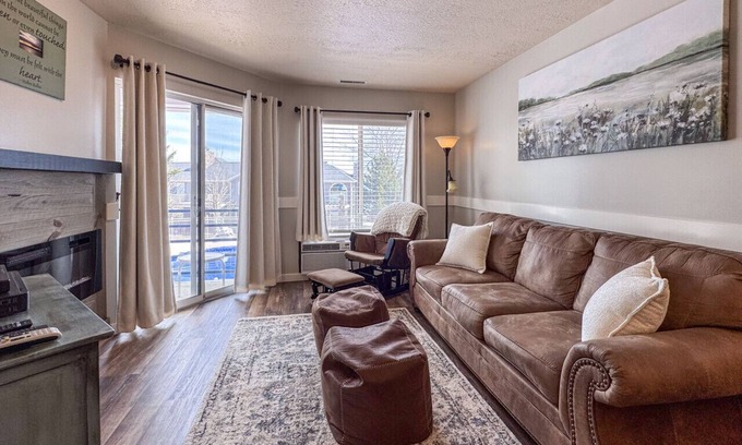Harbor Village Condo | Beautiful Inn Building Updated Condo #211