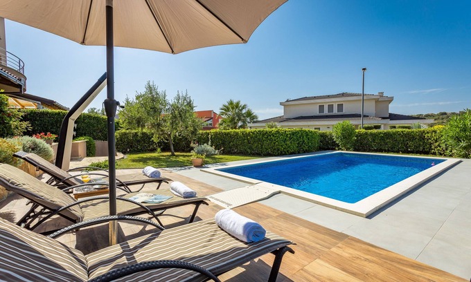 Banjole Apartment | Beautiful Istrian apartment with private pool and charming garden