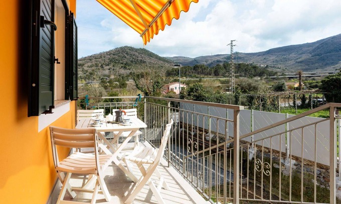 Villanova d'Albenga Apartment | Beautiful apartment for 4 guests with WIFI, A/C, TV, balcony, panoramic view and parking