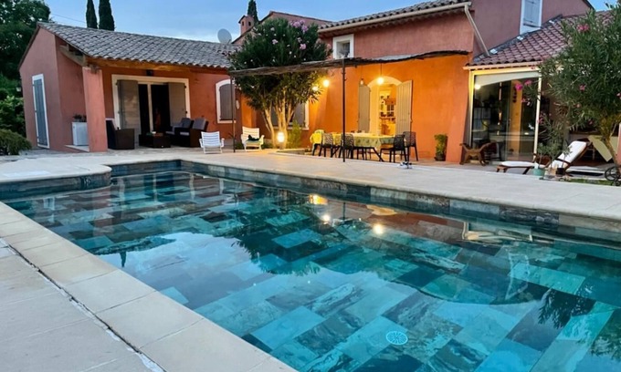 Saint-Paul-en-Foret Villa | Beautiful, large villa in a quiet location 30 mins from the sea 7pers max.