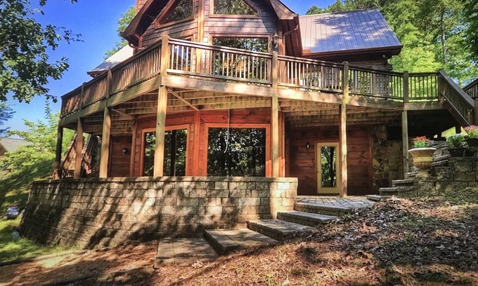 Blairsville Cabin | Beautiful Lake Front Getaway - Awesome Game Room - Private Dock - 4200 sqft