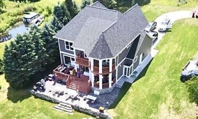 Bradley House | Beautiful Lake House on Cobb Lake