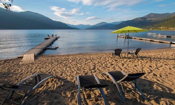 Christina Lake House | Beautiful lakefront home, beach, hot tub, fireplace perfect for your next getaway!