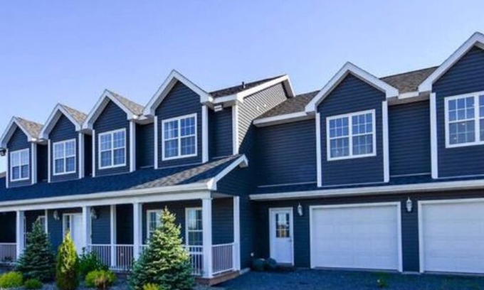 Peggy's Cove House | Beautiful Lakefront Home Near Peggy’s Cove