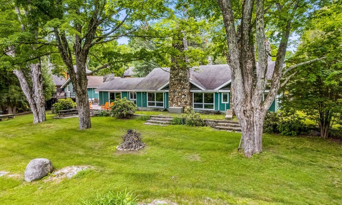 Skylark Beach House | Beautiful lakeside home with pool table, ping pong, fast WiFi, & washer/dryer