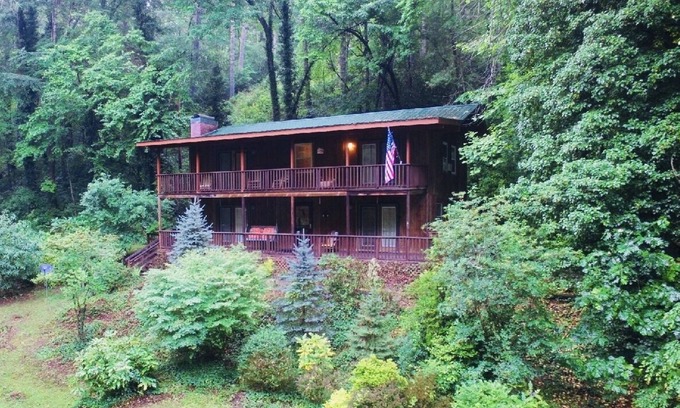 Robbinsville House | Beautiful Large 4 Bdrm Mountain Home w/Pond, Creek, WIFI, Sleeps 8, NEW Parking